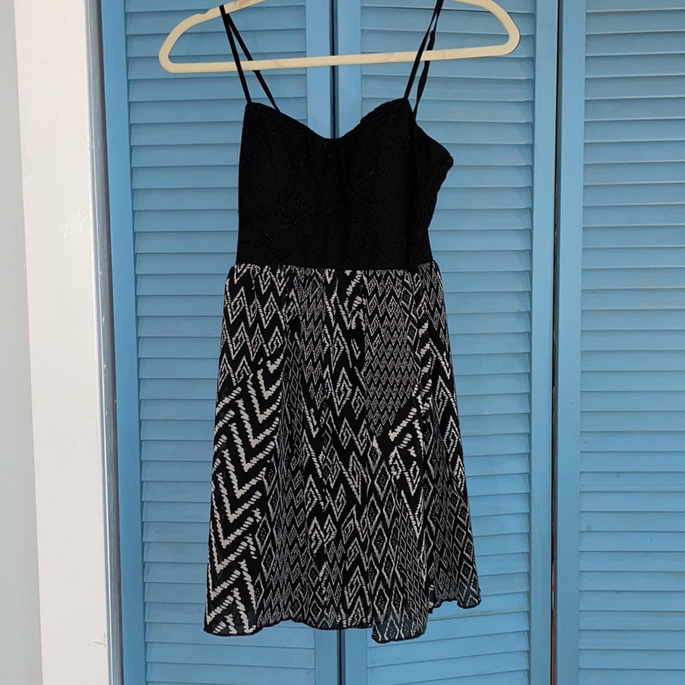 Women’s Black and White dress